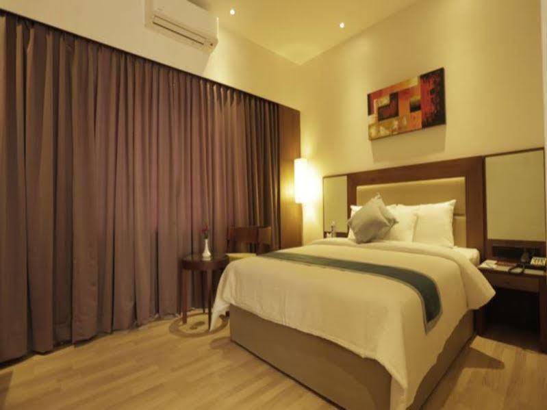 Hotel Park Residency, Kakkanad Kochi Exterior foto